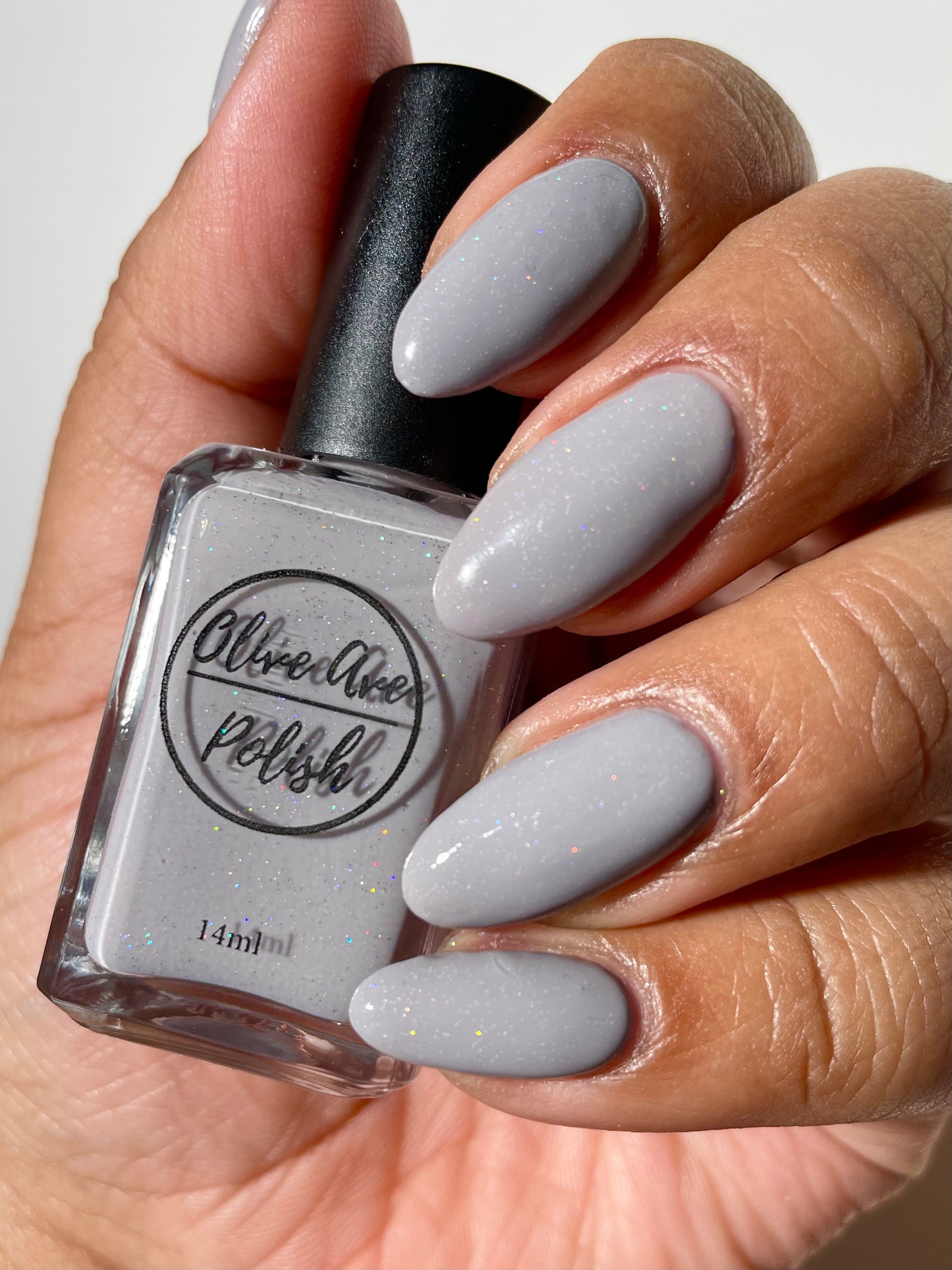 Icicle | grey scattered holographic cream