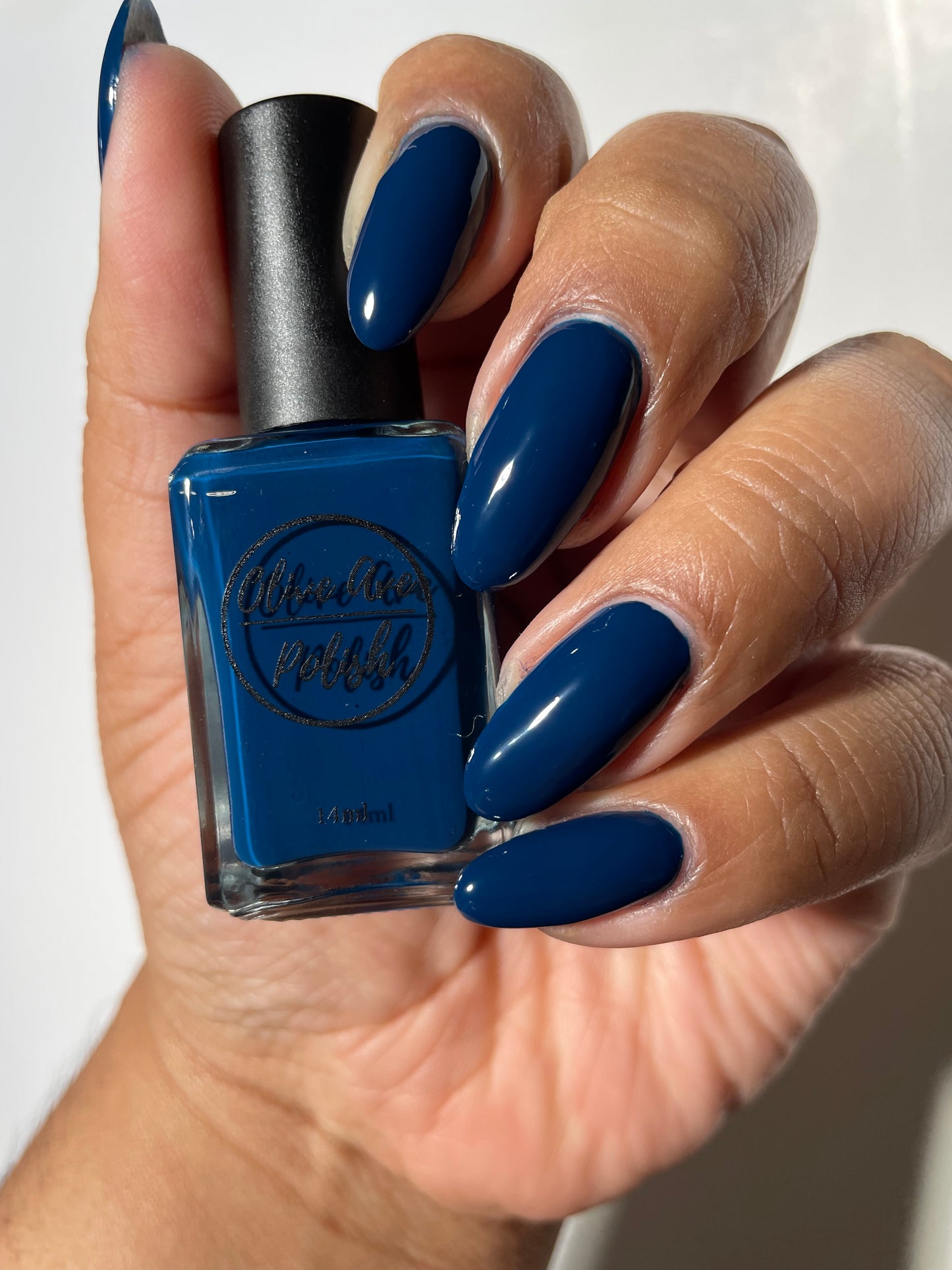 Signature | Oxford blue cream