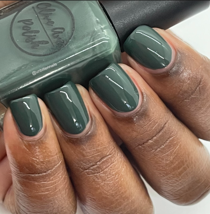 Lantern | greyed green cream