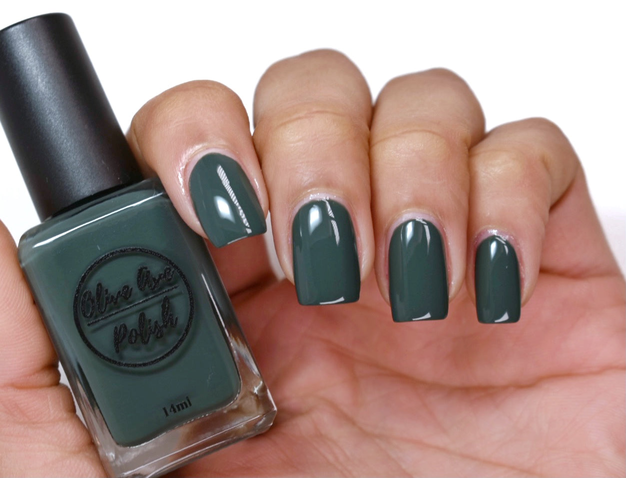 Lantern | greyed green cream
